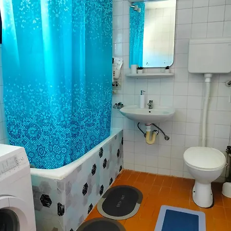 Ana Apartment *